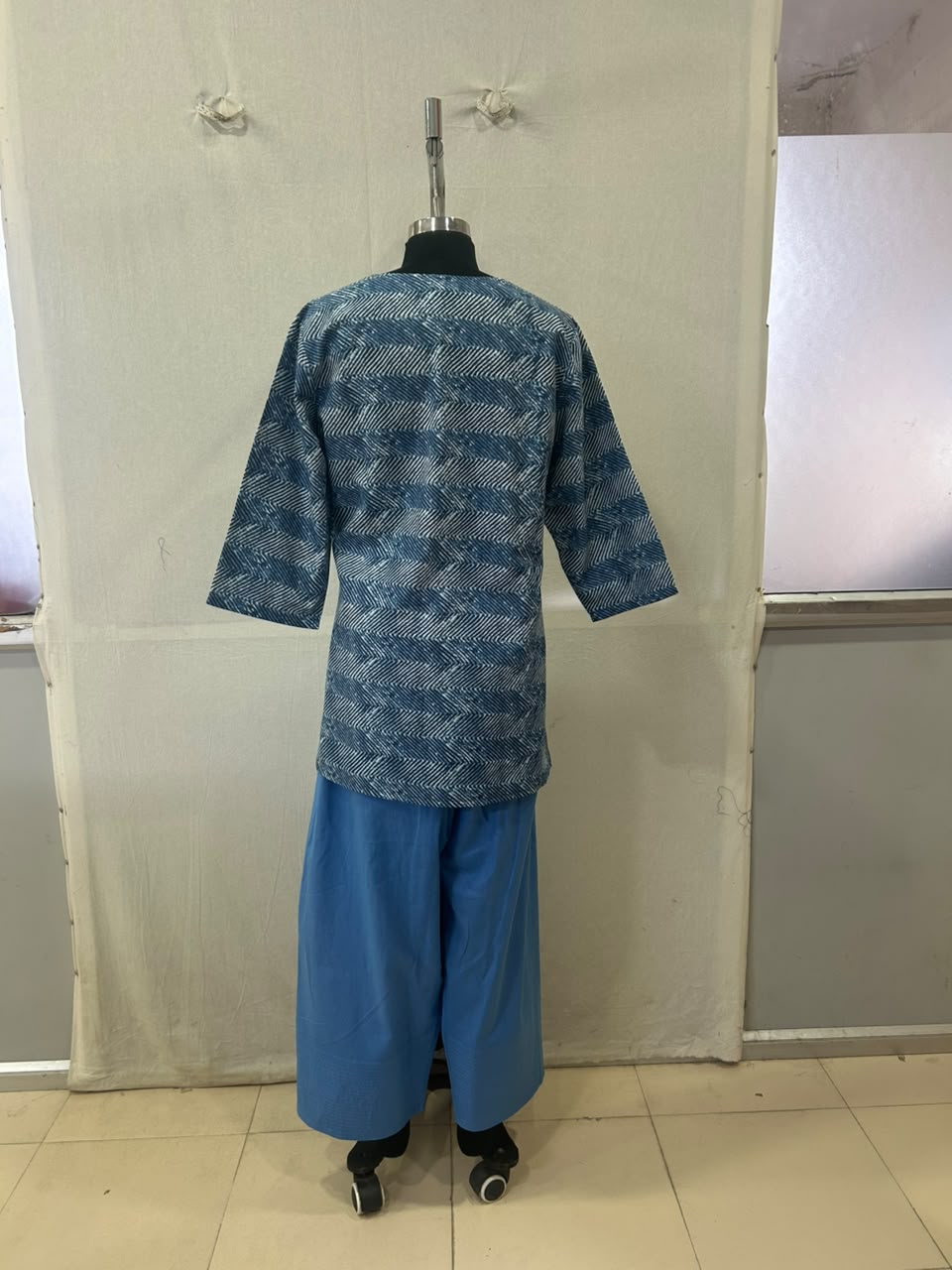 Geometric Print V-Neck Farshi Salwar Set