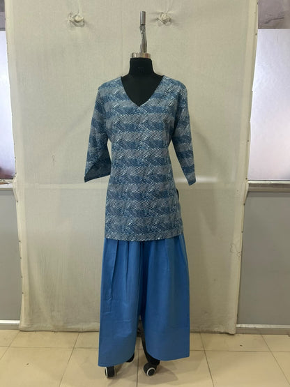 Geometric Print V-Neck Farshi Salwar Set