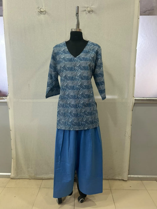 Geometric Print V-Neck Farshi Salwar Set