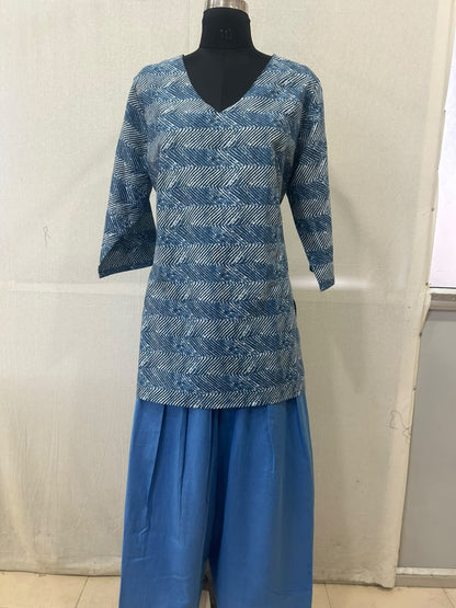 Geometric Print V-Neck Farshi Salwar Set